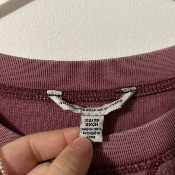 American Eagle Pink Crewneck - Picture 4 of 4